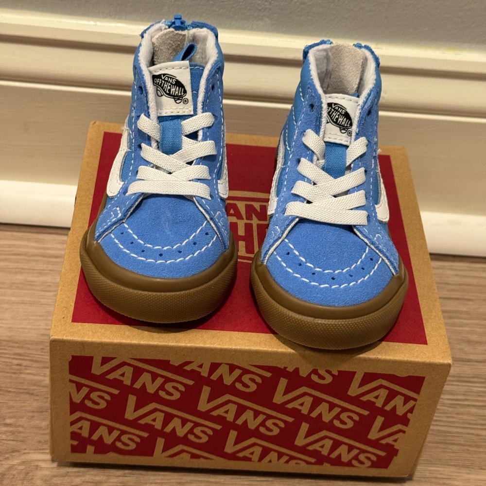 Vans Sk8-Hi Zip  Blue and white